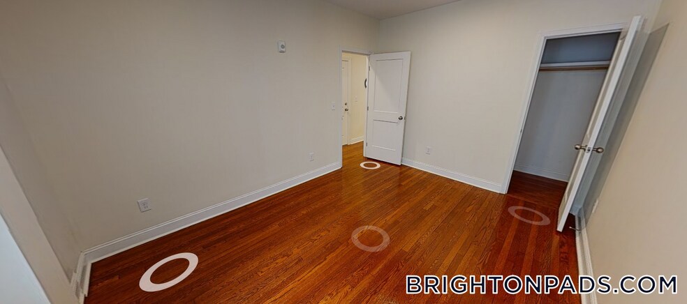 Building Photo - 123 Sutherland Rd