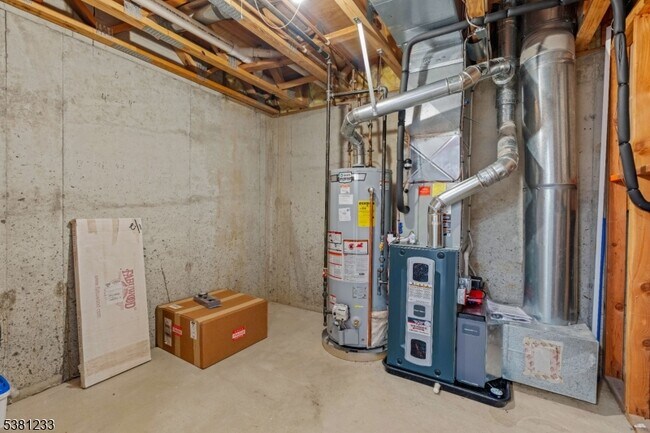 Building Photo - 15 Faxon Dr