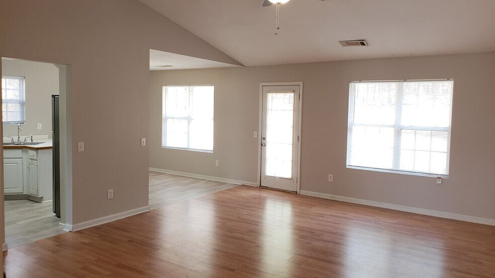 Building Photo - 630 Red Fox Ln