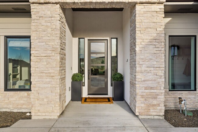 Building Photo - Stunning North Boise Foothills Home Availa...