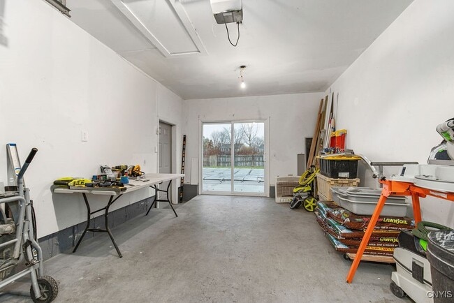 Building Photo - 7789 New Hope E