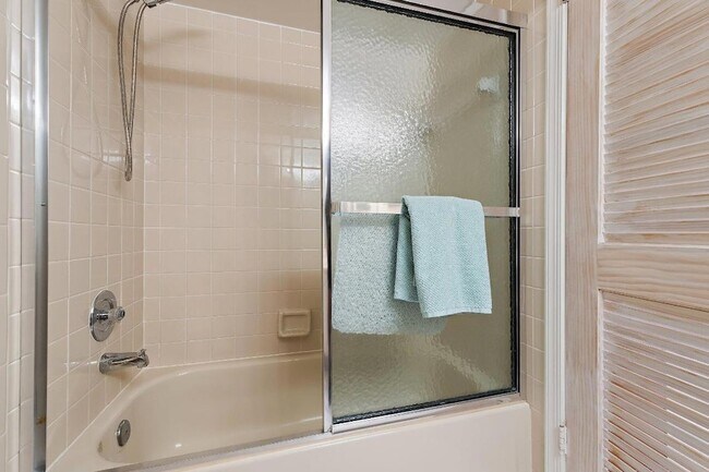 Building Photo - 353 S US HIGHWAY 1