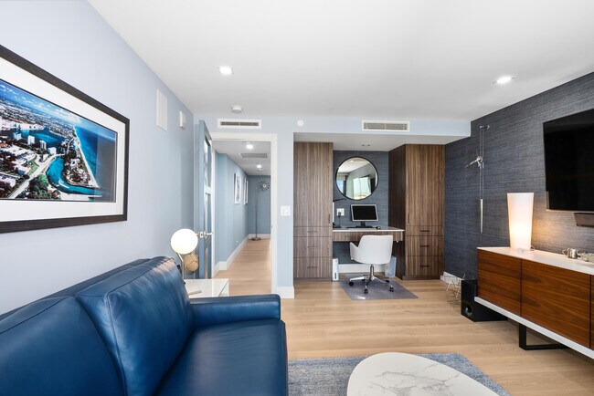 Building Photo - 250 S Ocean Blvd