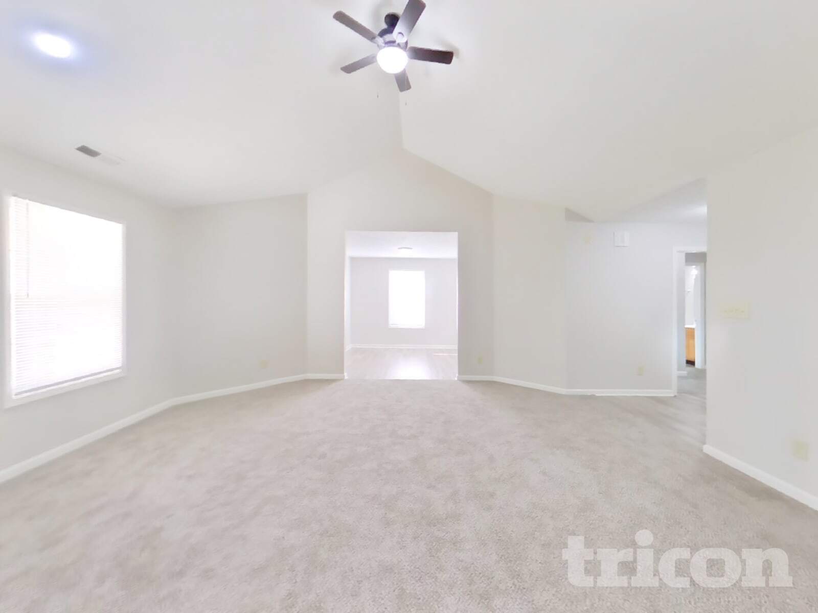 Building Photo - 910 S Shore Ct
