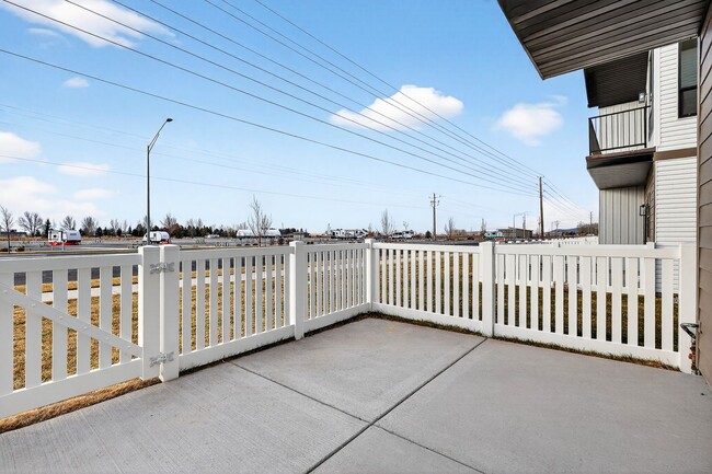 Building Photo - BRAND NEW TOWNHOME IN REXBURG WITH GARAGE