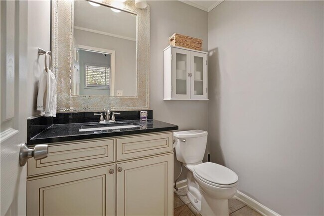 Building Photo - 3003 Maple Ln