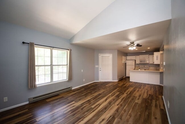 Building Photo - 3565 Windmill Dr