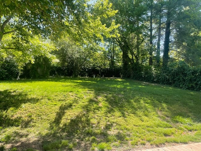 Building Photo - Knoxville 37920 - Adorable 2 bedroom 1 bath home in the Heart of South Knoxville-Pet Friendly - C...