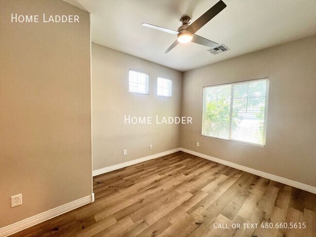 Building Photo - 2936 E Tonto Dr