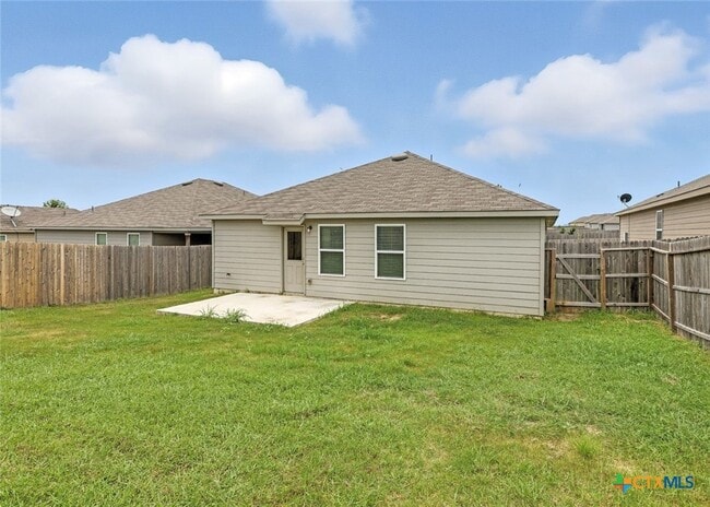 Building Photo - 737 Peak Pl