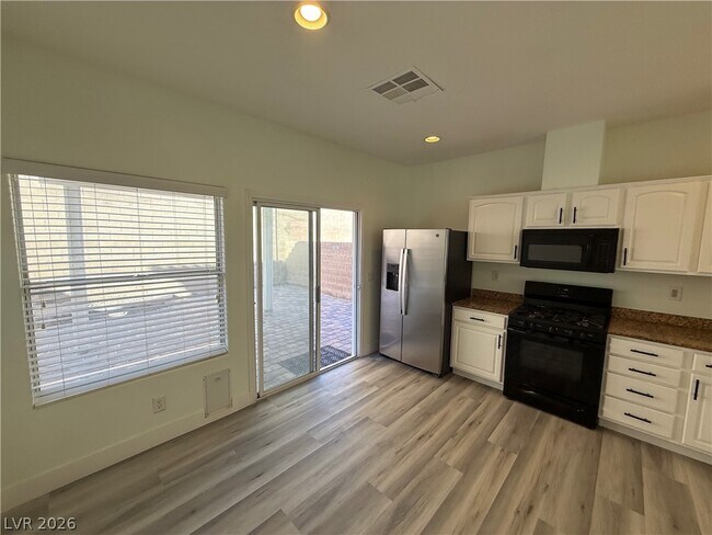 Building Photo - 5568 Jelsma Ave