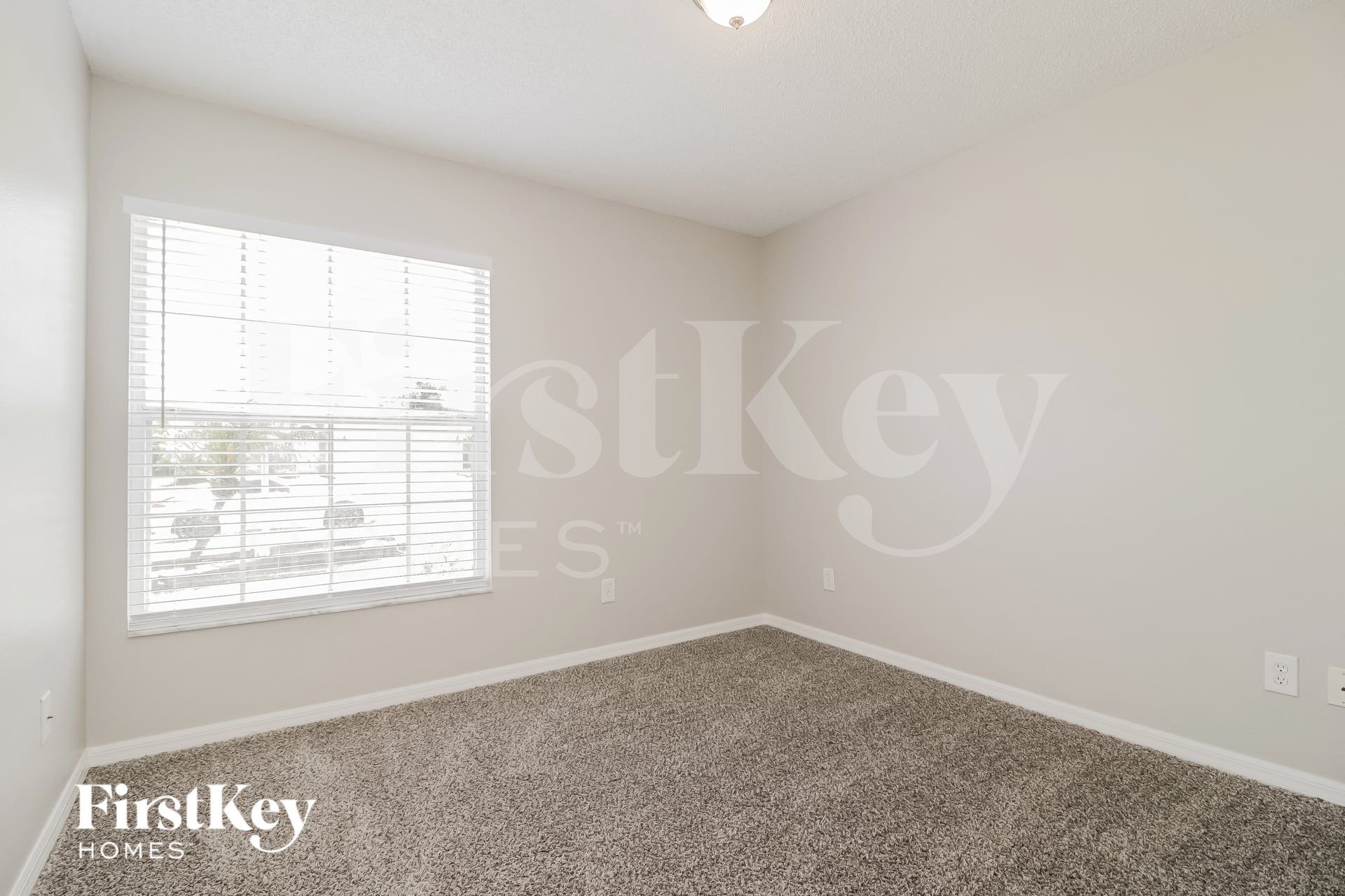 Building Photo - 211 Oak Branch Dr