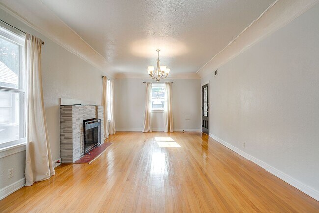 Building Photo - 3256 Greene Ave