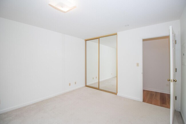 Building Photo - Spacious 3 Bed/2 Bath Flat with Stunning City Views | AMSI | Alexandr Metlinski