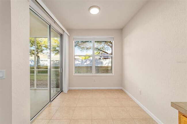 Building Photo - 4570 SW 52nd Cir