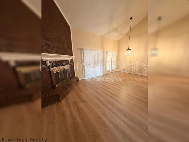 Building Photo - 3693 Hyacinth Dr