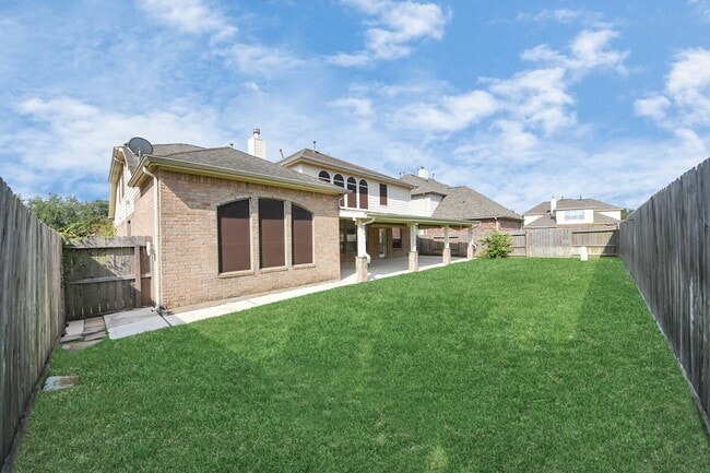 Building Photo - 2218 Longspur Ln