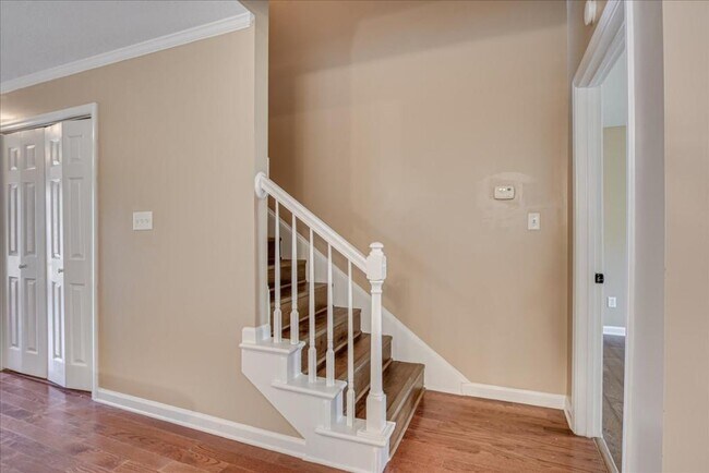 Building Photo - 140 Grove Landing Ct