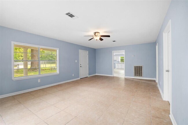 Building Photo - 20339 Pin Oak Loop