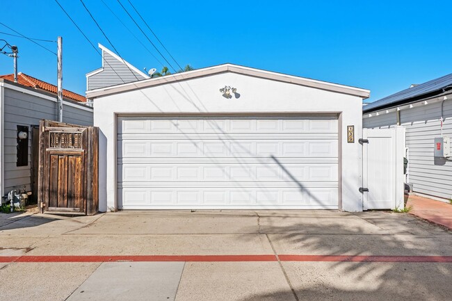 Building Photo - CORONADO - MOVE IN SPECIAL $1,000 OFF 1ST ...