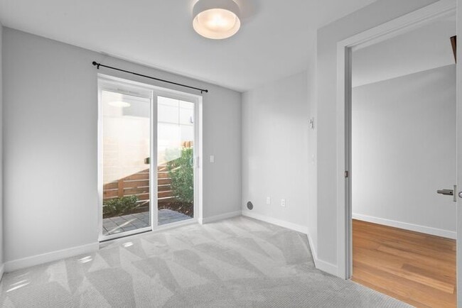 Building Photo - Stunning AIR CONDITIONED Alki Townhome w/ Rooftop Ocean View