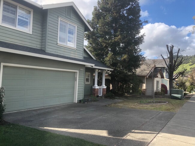 Building Photo - Lovely two story home in Skyhawk!