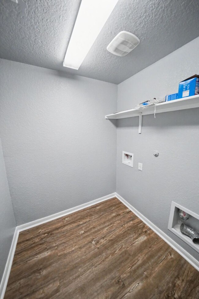 Building Photo - Modern 4-Bed Home with Open Layout in New Braunfels - Realtor Commission: $500