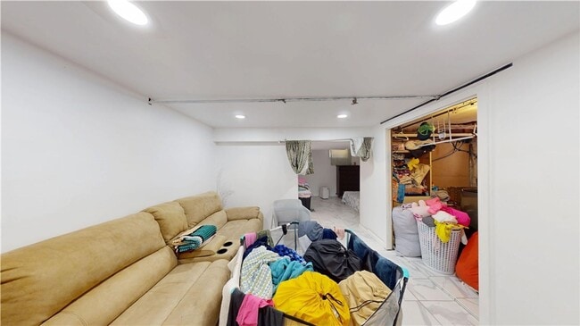 Building Photo - ****Providence/Mt. Pleasant – Single Famil...