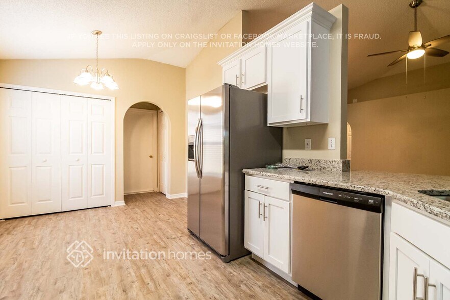 Building Photo - 3913 Upmann Dr
