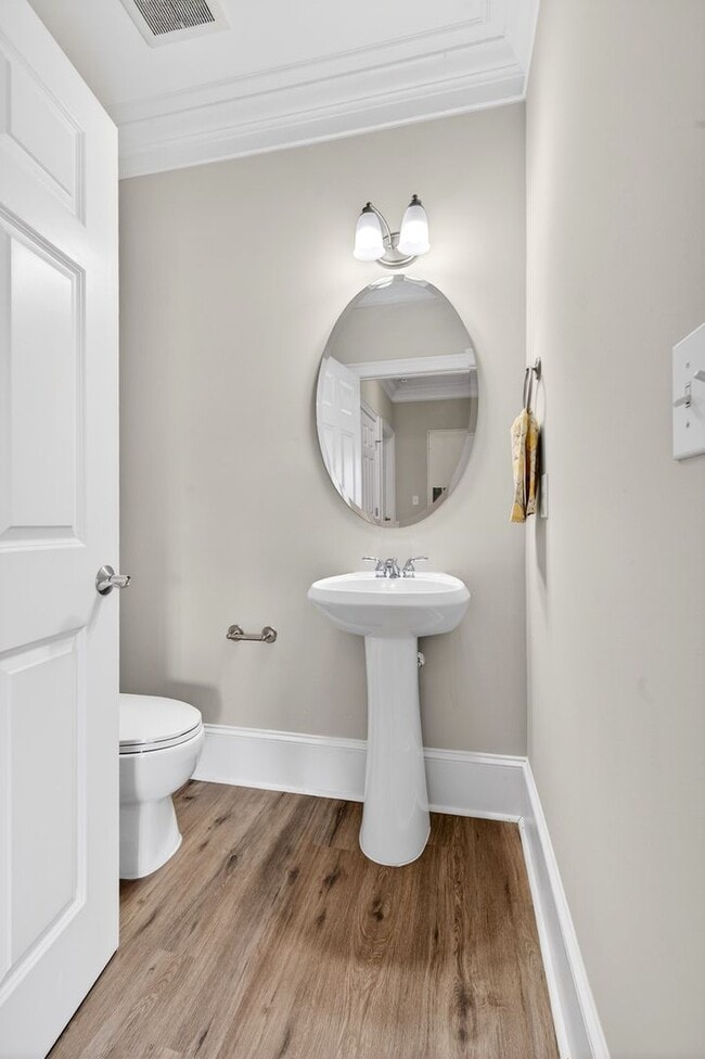 Building Photo - Tons of Upgrade! Beautiful 2 Bedroom, 2.5 Bath Condo in Waterford@ Cary Park, Available Now!