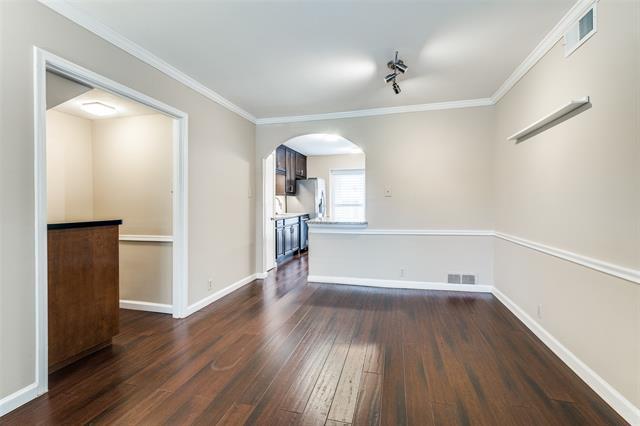 Building Photo - 7826 Meadow Park Dr