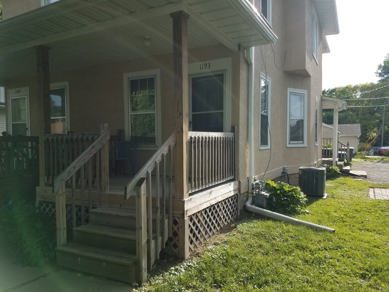 Front entrance - 1193 25th St
