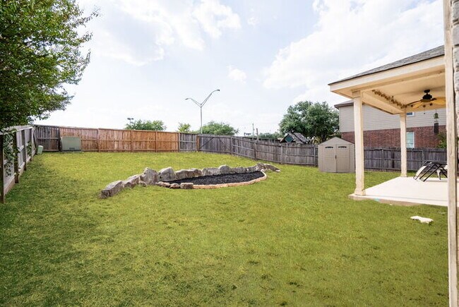 Building Photo - 2735 Encino River