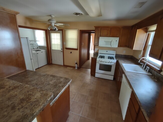 Building Photo - 158 Jordan Rd