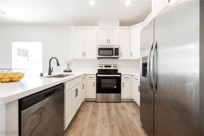 Building Photo - 5240 Denning St