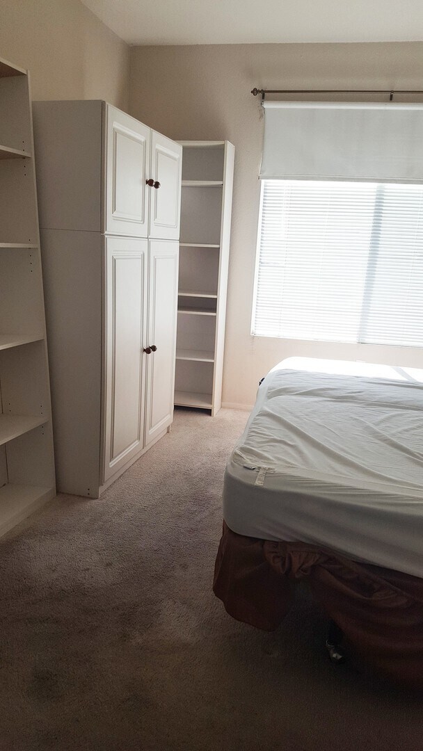 Building Photo - Three Bedroom Southwest Condo, Tile, Ground Floor