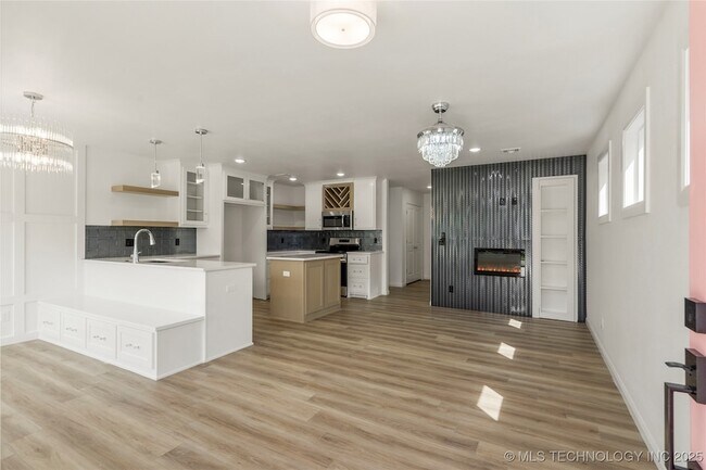 Building Photo - 103 N Atlanta St