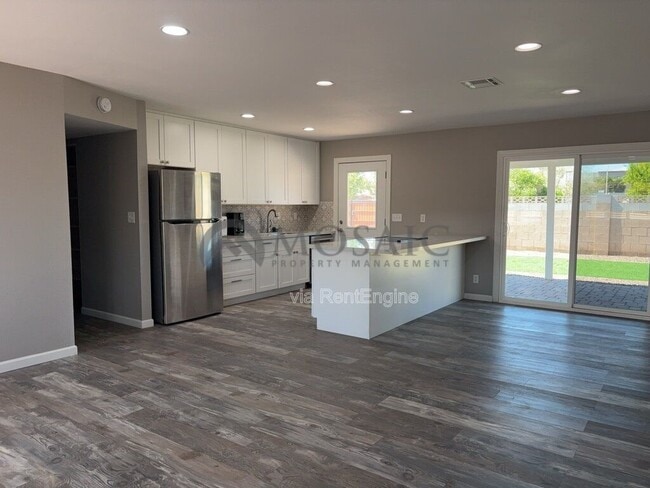 Building Photo - 270 S Dobson Rd