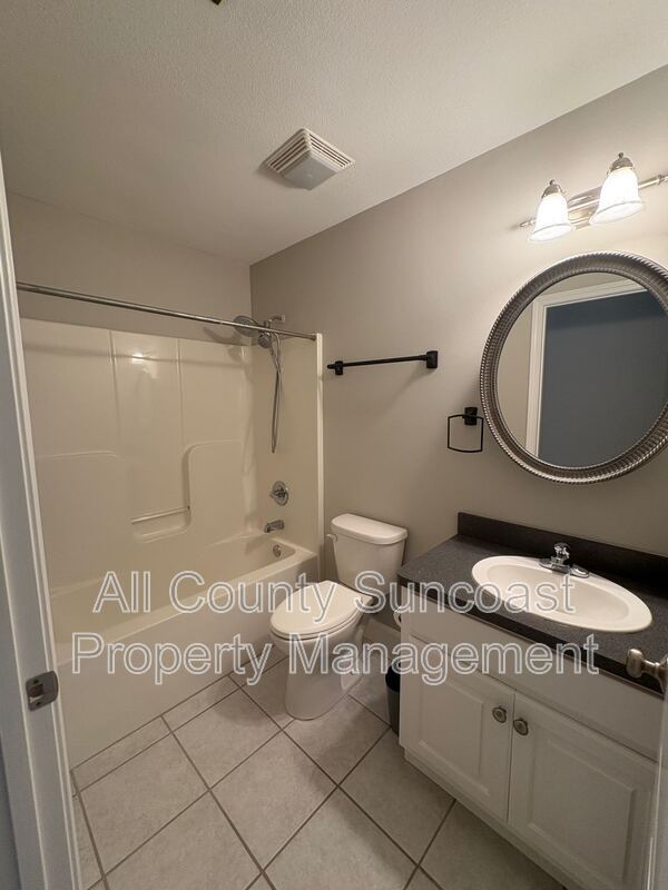 Building Photo - 117 Pine Lake Dr