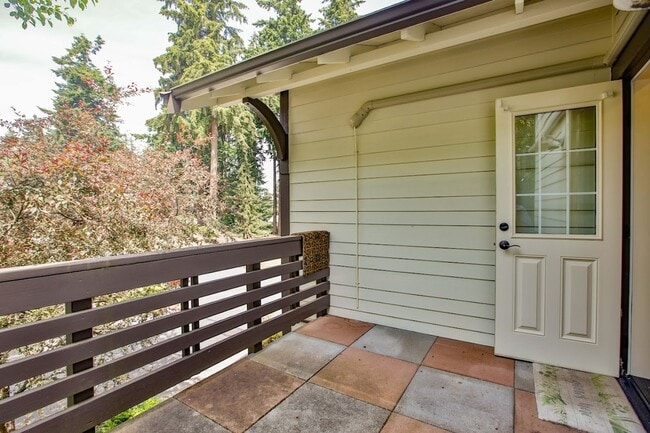 Building Photo - 1086 Village Loop