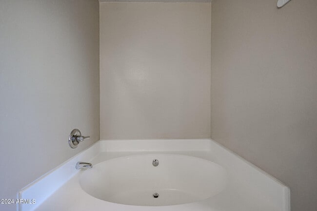 Building Photo - 2646 S Southwind Dr