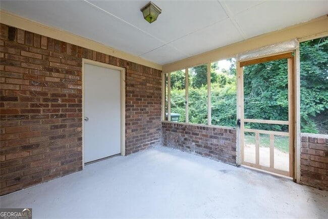 Building Photo - 469 SOUTHERN