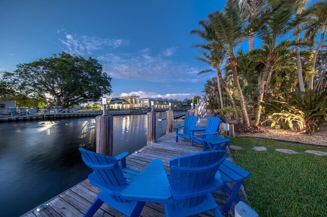 Building Photo - 1733 Coral Gardens Dr