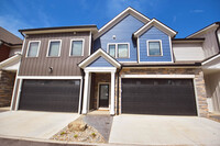 Building Photo - 1418 Parkview Loop N