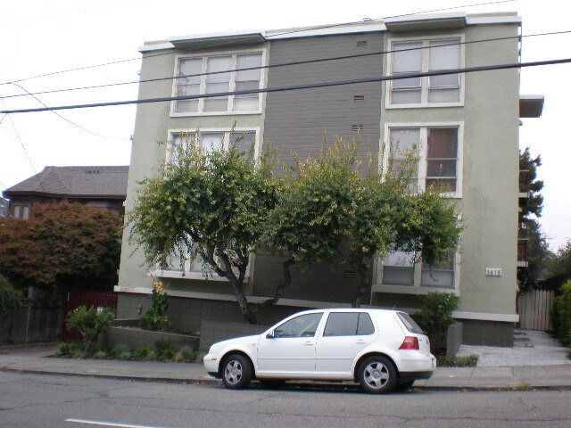 Building Photo - 3815 Harrison St