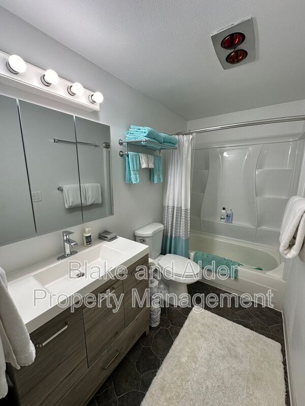 Building Photo - 5934 SW 30th Ave