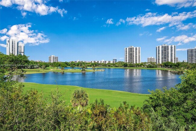 Building Photo - 19900 E Country Club Dr