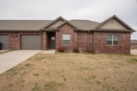 Building Photo - Charming 2 bedroom!