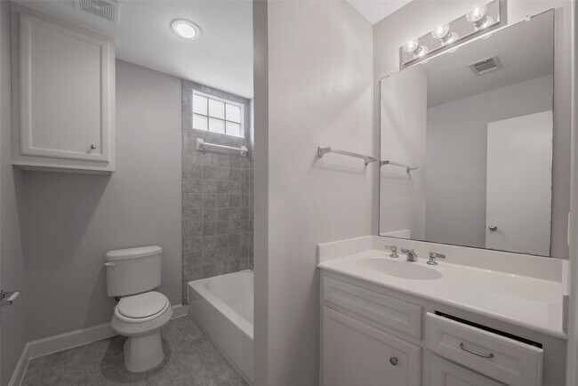 Building Photo - 7650 Springhill St
