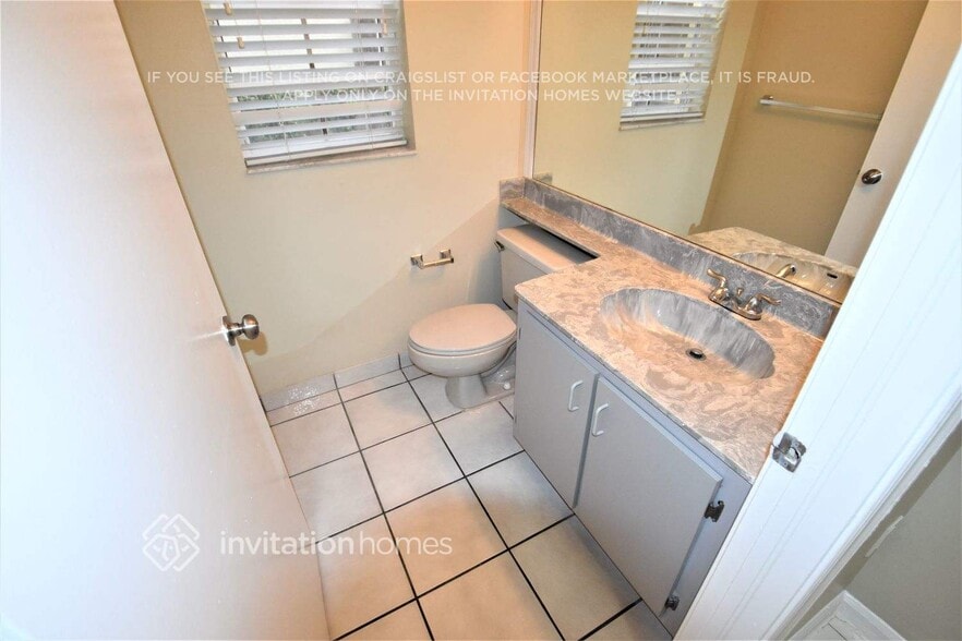 Building Photo - 6175 NW 77th Pl